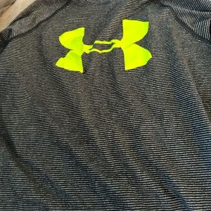Under armor long sleeve shirt.